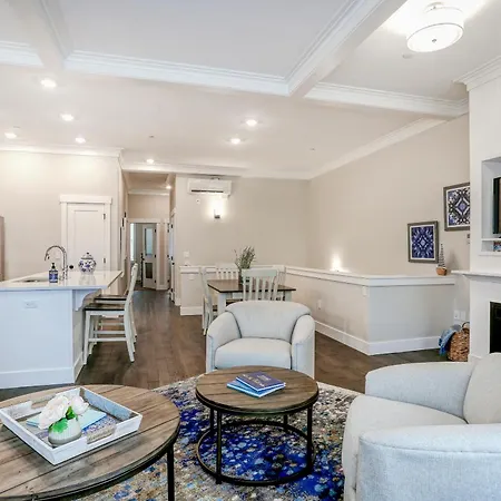 Salty Aire By Seabrook Hospitality Villa
